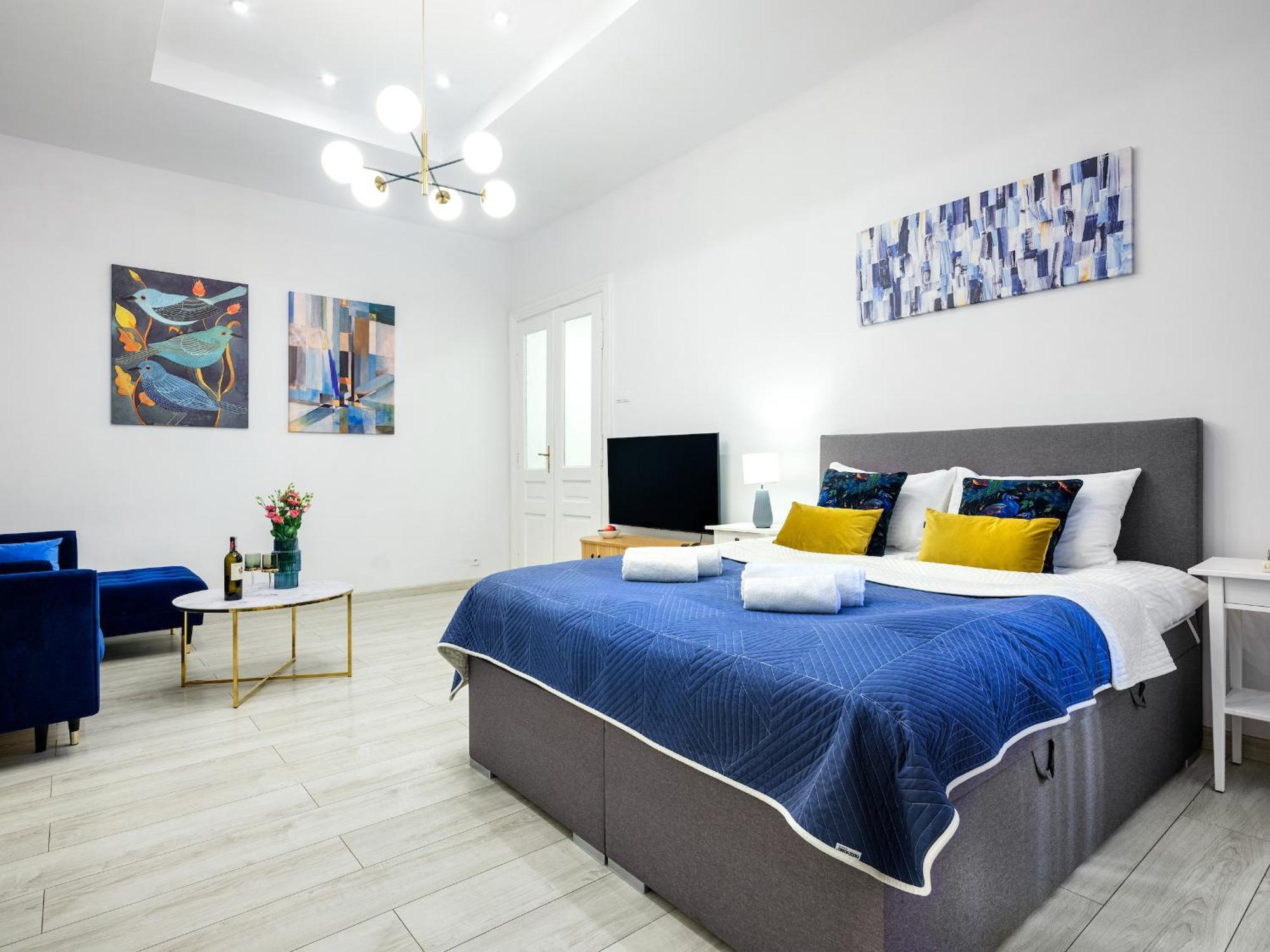 Bluebird Apt Old Town & Wawel Hill By Vistula River - By Homelike 크라쿠프 외부 사진
